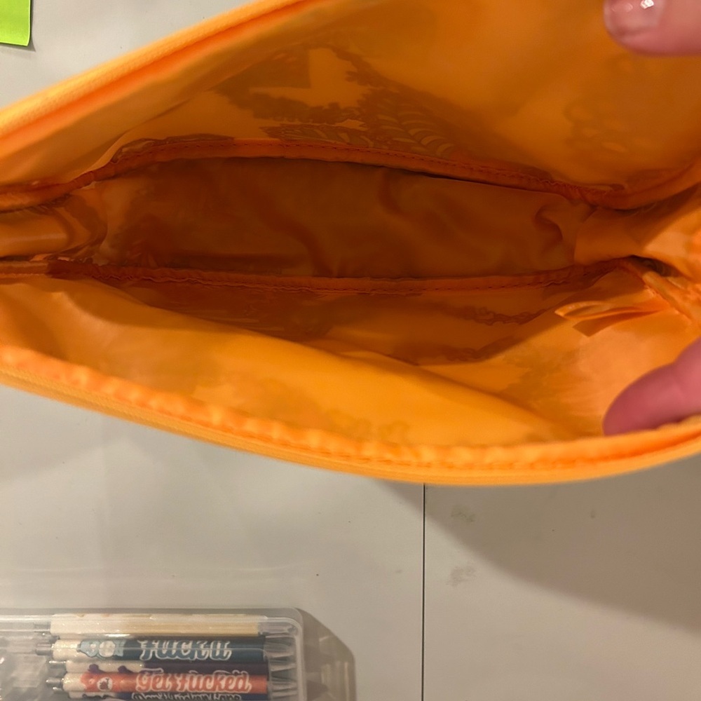 Clinique Tropical Leaf Print Pouch - Picture 3 of 4
